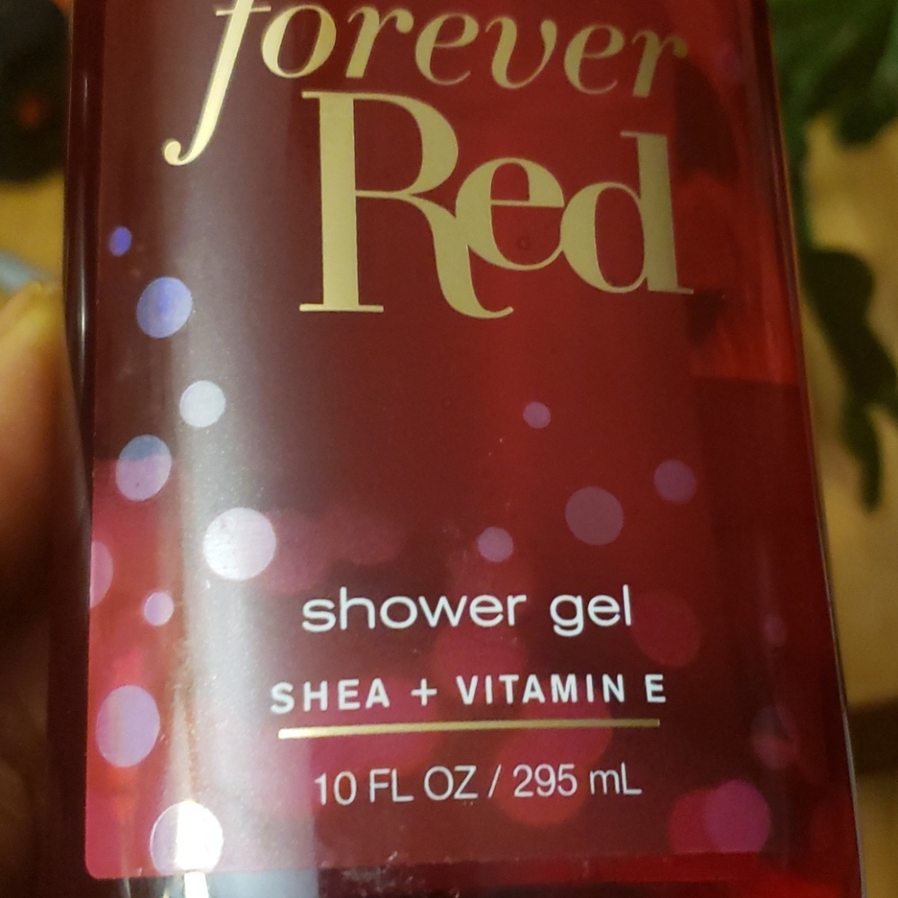 FOREVER RED COSTMETICS - Picture 6 of 9